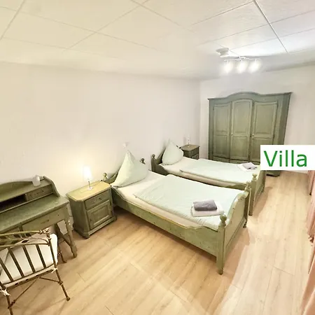 Villa Emg Kempen, In Alleinlage Nah Duesseldorf Und Venlo Mit Pool Und Garten Fuer Familien Gruppen Bis 22 Personen Tönisvorst