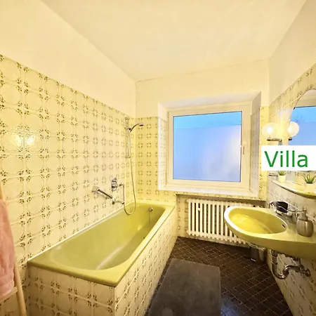 Emg Kempen, In Alleinlage Nah Duesseldorf Und Venlo Mit Pool Und Garten Fuer Familien Gruppen Bis 22 Personen