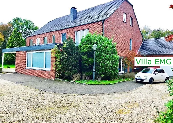 Villa Emg Kempen, In Alleinlage Nah Duesseldorf Und Venlo Mit Pool Und Garten Fuer Familien Gruppen Bis 22 Personen
