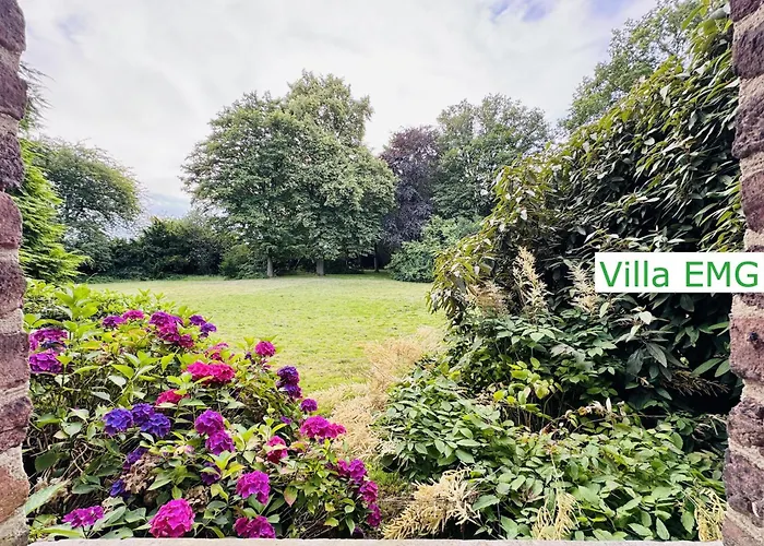 Emg Kempen, In Alleinlage Nah Duesseldorf Und Venlo Mit Pool Und Garten Fuer Familien Gruppen Bis 22 Personen Villa Tönisvorst