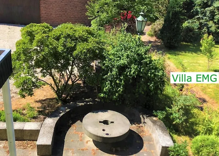 Emg Kempen, In Alleinlage Nah Duesseldorf Und Venlo Mit Pool Und Garten Fuer Familien Gruppen Bis 22 Personen Villa *