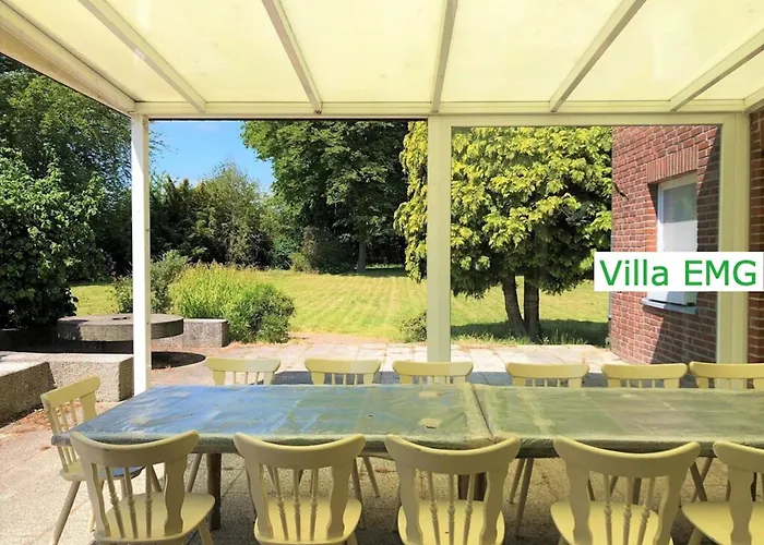 Emg Kempen, In Alleinlage Nah Duesseldorf Und Venlo Mit Pool Und Garten Fuer Familien Gruppen Bis 22 Personen Villa Tönisvorst