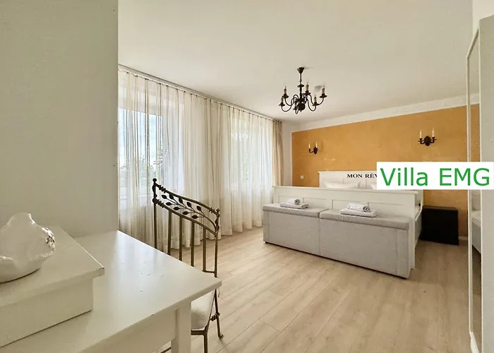 Emg Kempen, In Alleinlage Nah Duesseldorf Und Venlo Mit Pool Und Garten Fuer Familien Gruppen Bis 22 Personen Villa