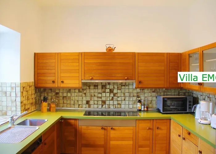 Emg Kempen, In Alleinlage Nah Duesseldorf Und Venlo Mit Pool Und Garten Fuer Familien Gruppen Bis 22 Personen Villa Tönisvorst