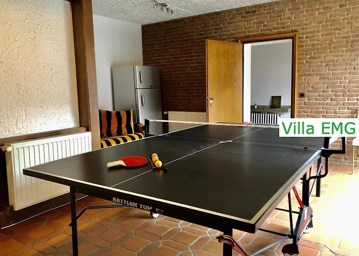 Emg Kempen, In Alleinlage Nah Duesseldorf Und Venlo Mit Pool Und Garten Fuer Familien Gruppen Bis 22 Personen Villa Tönisvorst