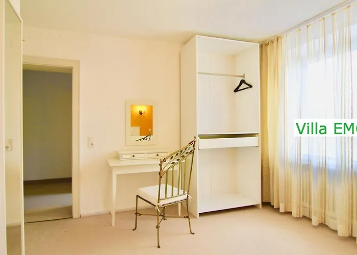 Villa Emg Kempen, In Alleinlage Nah Duesseldorf Und Venlo Mit Pool Und Garten Fuer Familien Gruppen Bis 22 Personen *