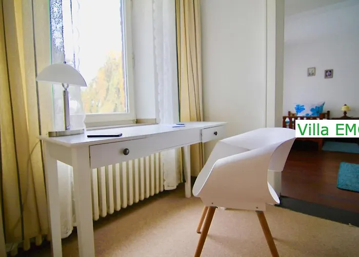 Emg Kempen, In Alleinlage Nah Duesseldorf Und Venlo Mit Pool Und Garten Fuer Familien Gruppen Bis 22 Personen Villa