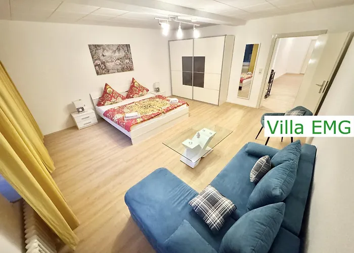 Emg Kempen, In Alleinlage Nah Duesseldorf Und Venlo Mit Pool Und Garten Fuer Familien Gruppen Bis 22 Personen Villa Tönisvorst