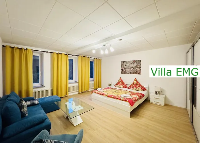 Emg Kempen, In Alleinlage Nah Duesseldorf Und Venlo Mit Pool Und Garten Fuer Familien Gruppen Bis 22 Personen Tönisvorst