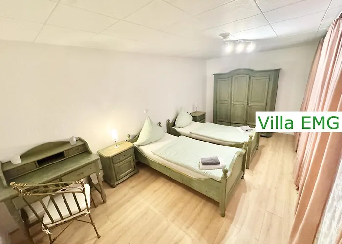 Villa Emg Kempen, In Alleinlage Nah Duesseldorf Und Venlo Mit Pool Und Garten Fuer Familien Gruppen Bis 22 Personen Tönisvorst