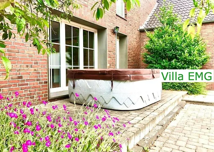 Emg Kempen, In Alleinlage Nah Duesseldorf Und Venlo Mit Pool Und Garten Fuer Familien Gruppen Bis 22 Personen Villa *