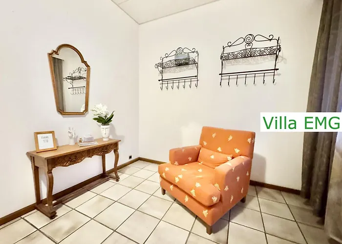 Villa Emg Kempen, In Alleinlage Nah Duesseldorf Und Venlo Mit Pool Und Garten Fuer Familien Gruppen Bis 22 Personen Tönisvorst